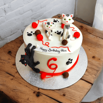 Pussy Cats Cake