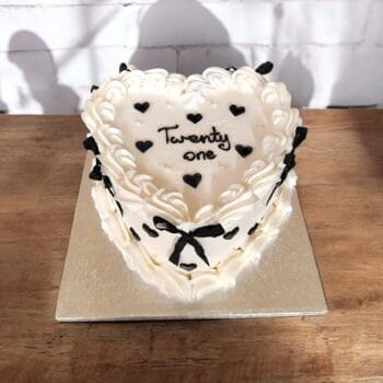 Lambeth heart cake