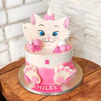 Adorable Cat Cake